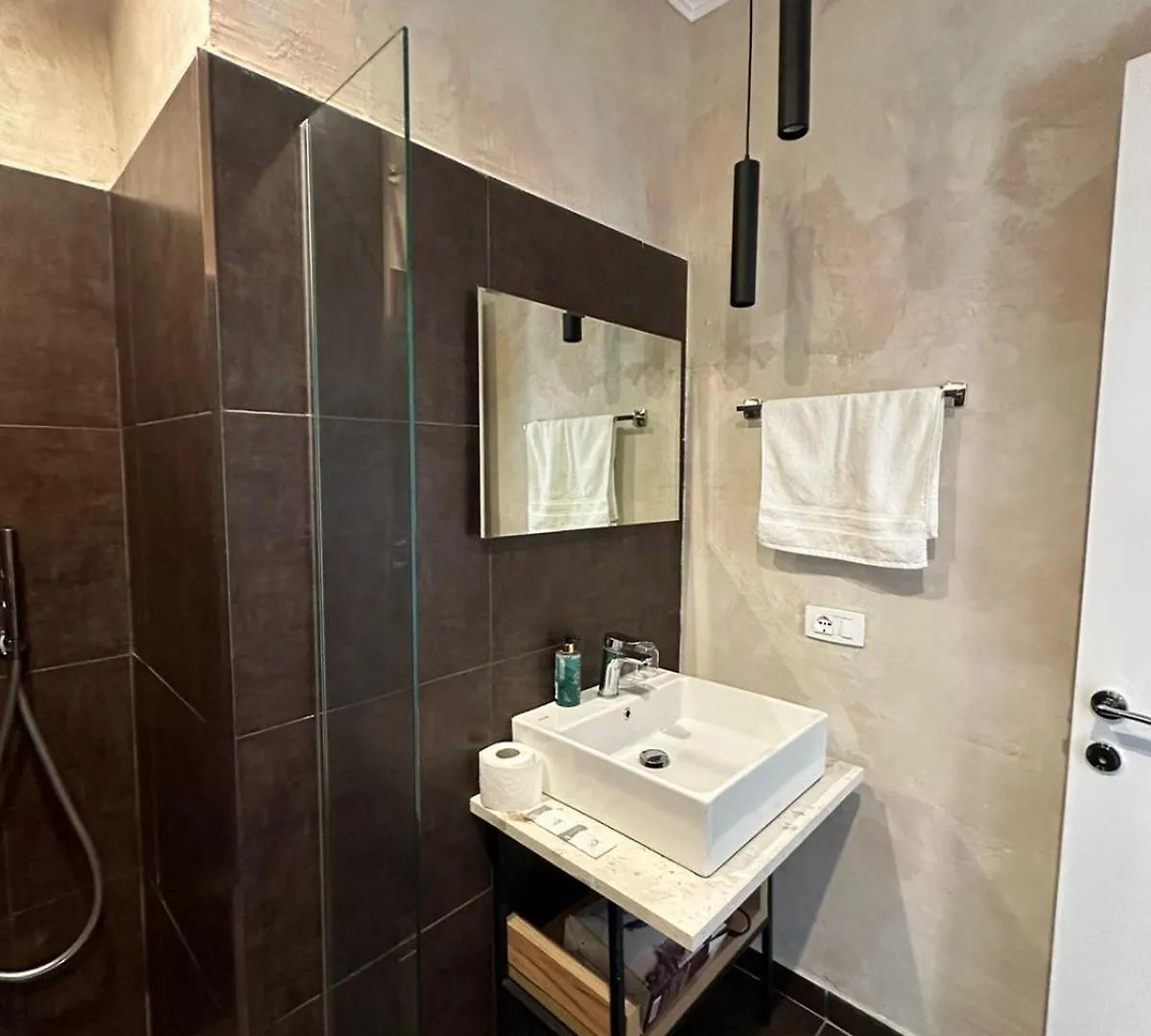 Central Comfort Suites Tirana