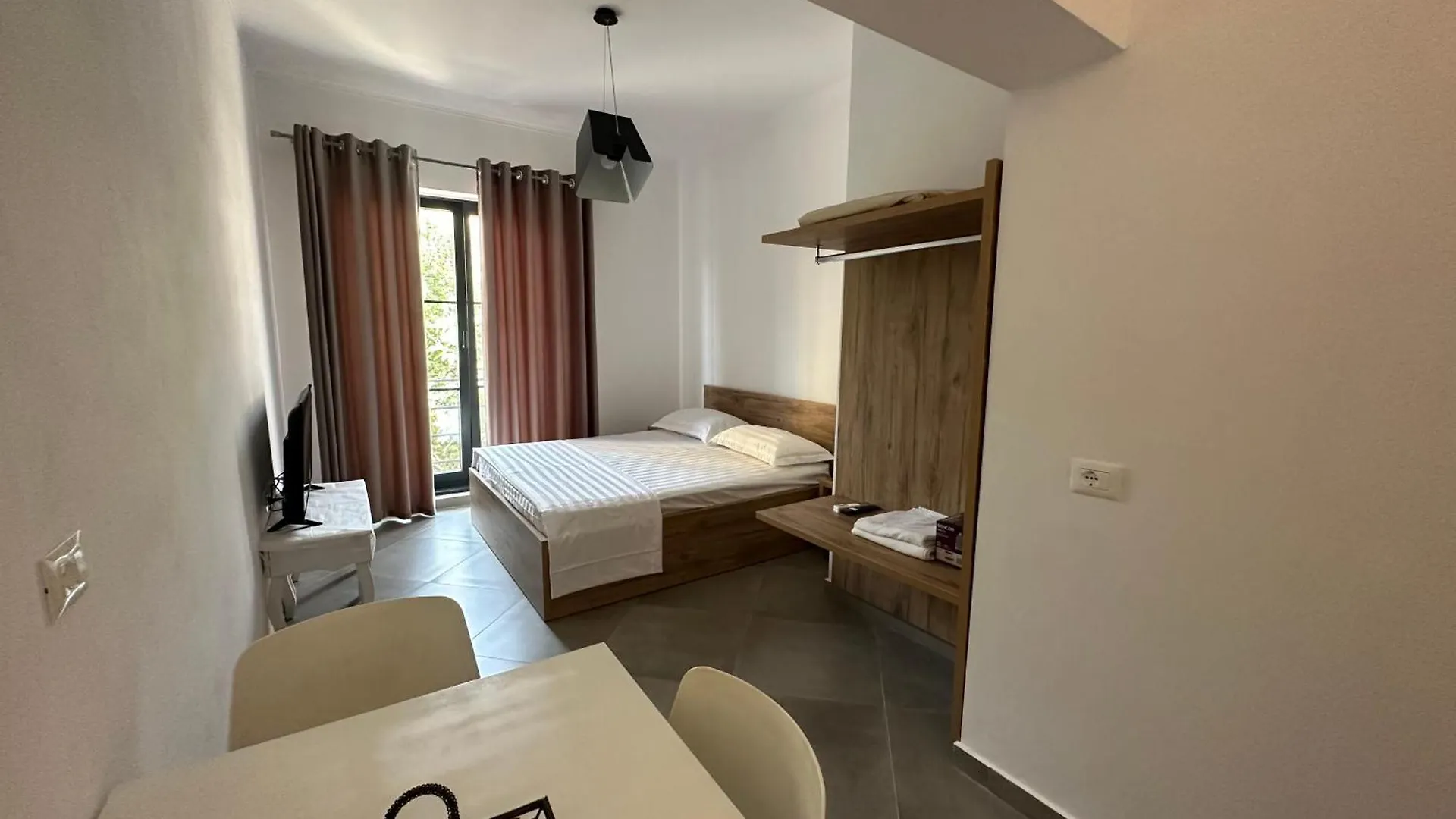 Central Comfort Suites Tirana