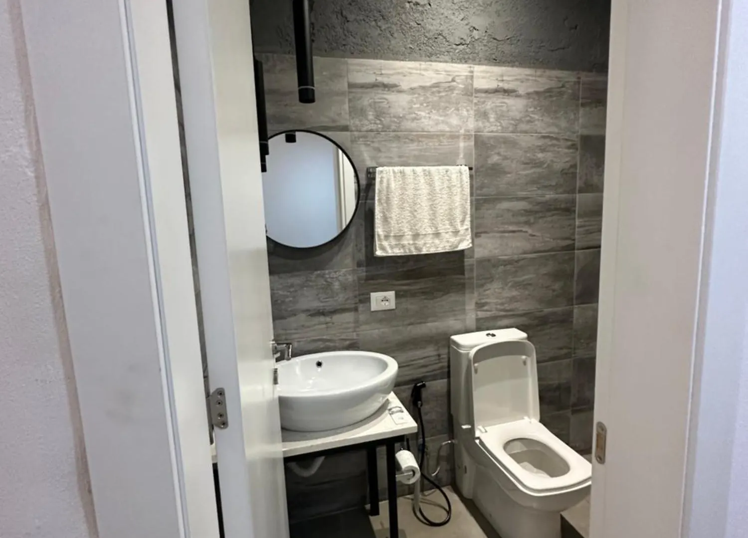 Central Comfort Suites Tirana 0*,
